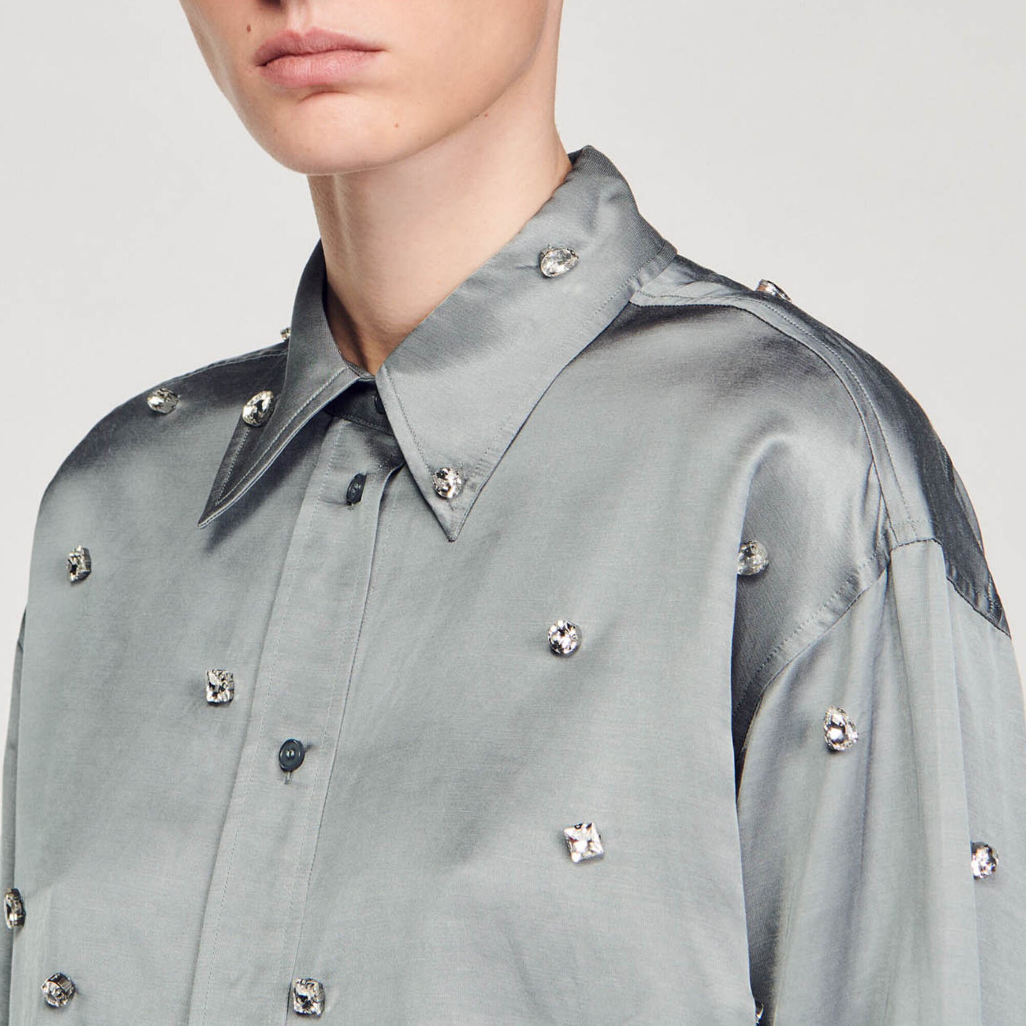 Satinhemd mit Strass-Verzierung