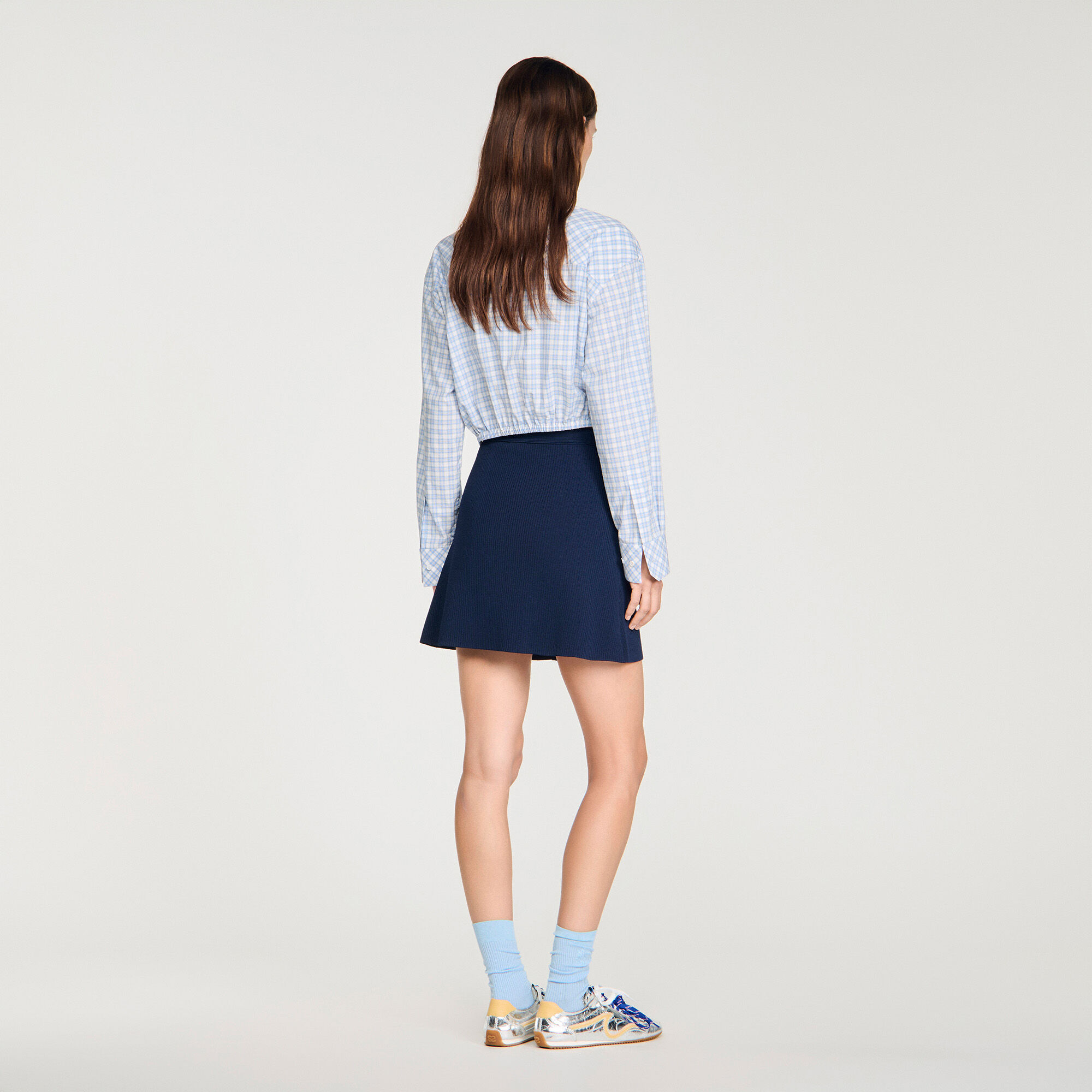 Kurzer Rippenrock mit Druckkn&ouml;pfen