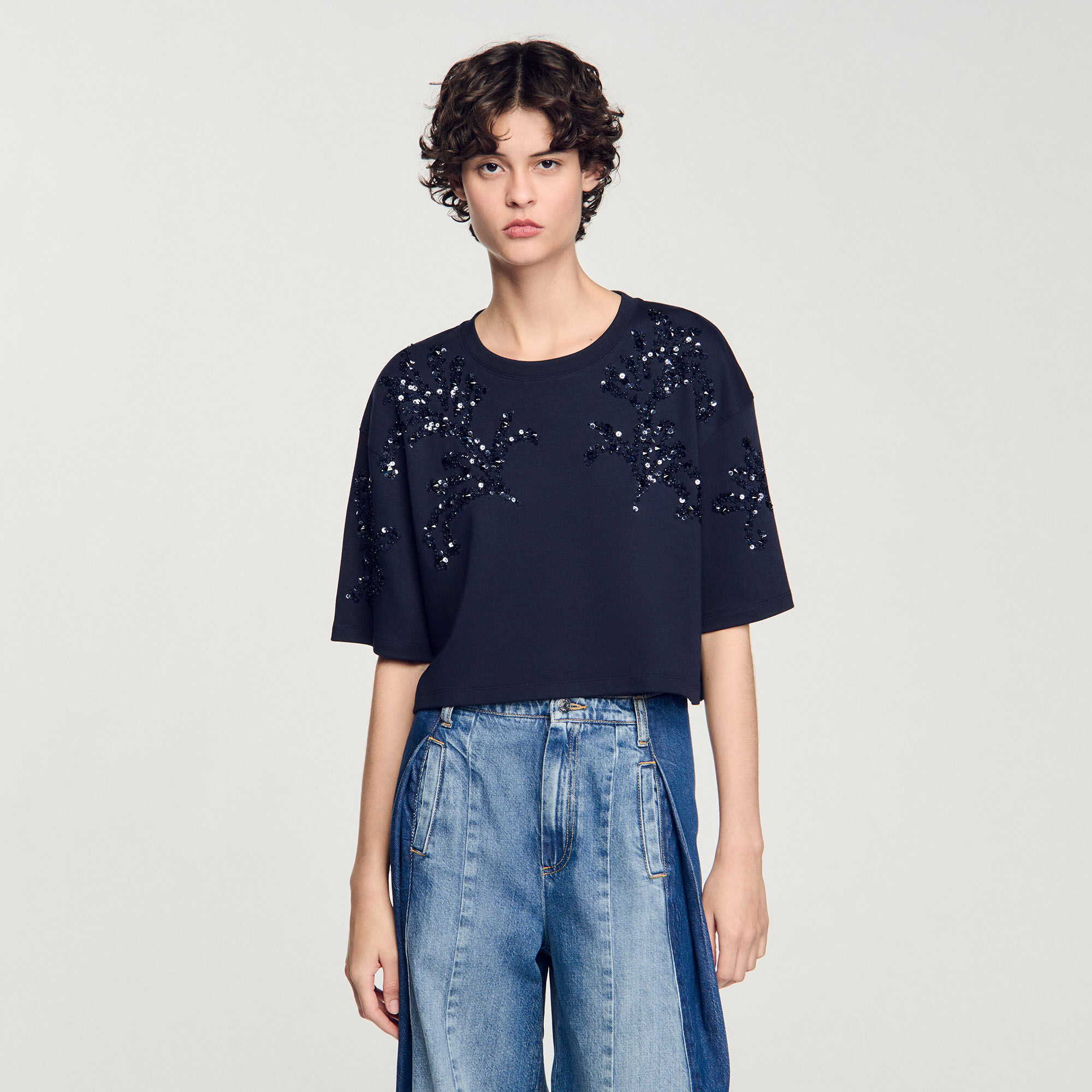 T-Shirt mit Perlendetails