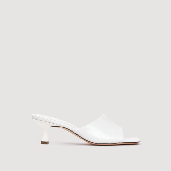 Mules mit Absatz aus Glattleder
