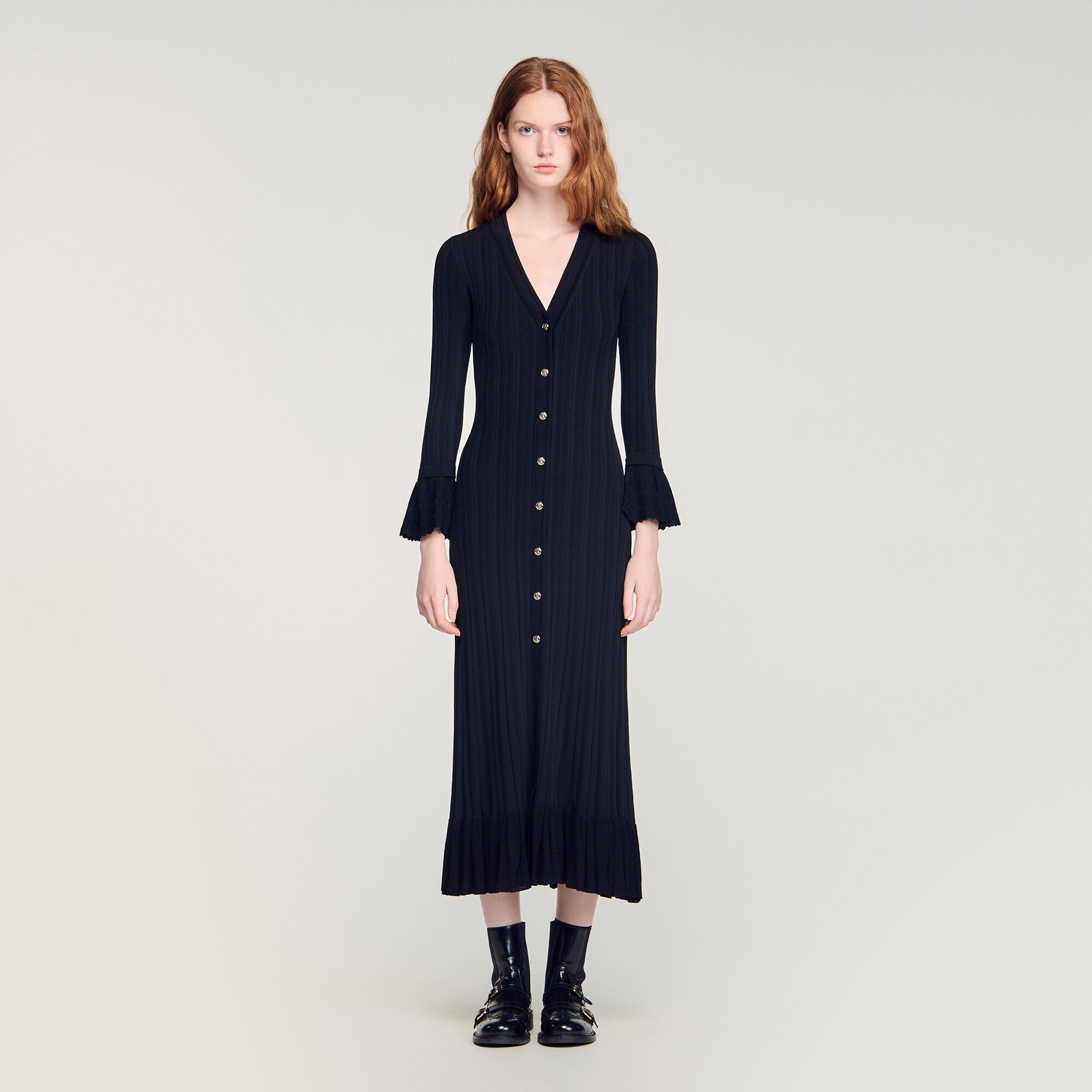 Langes Strickkleid mit Volant