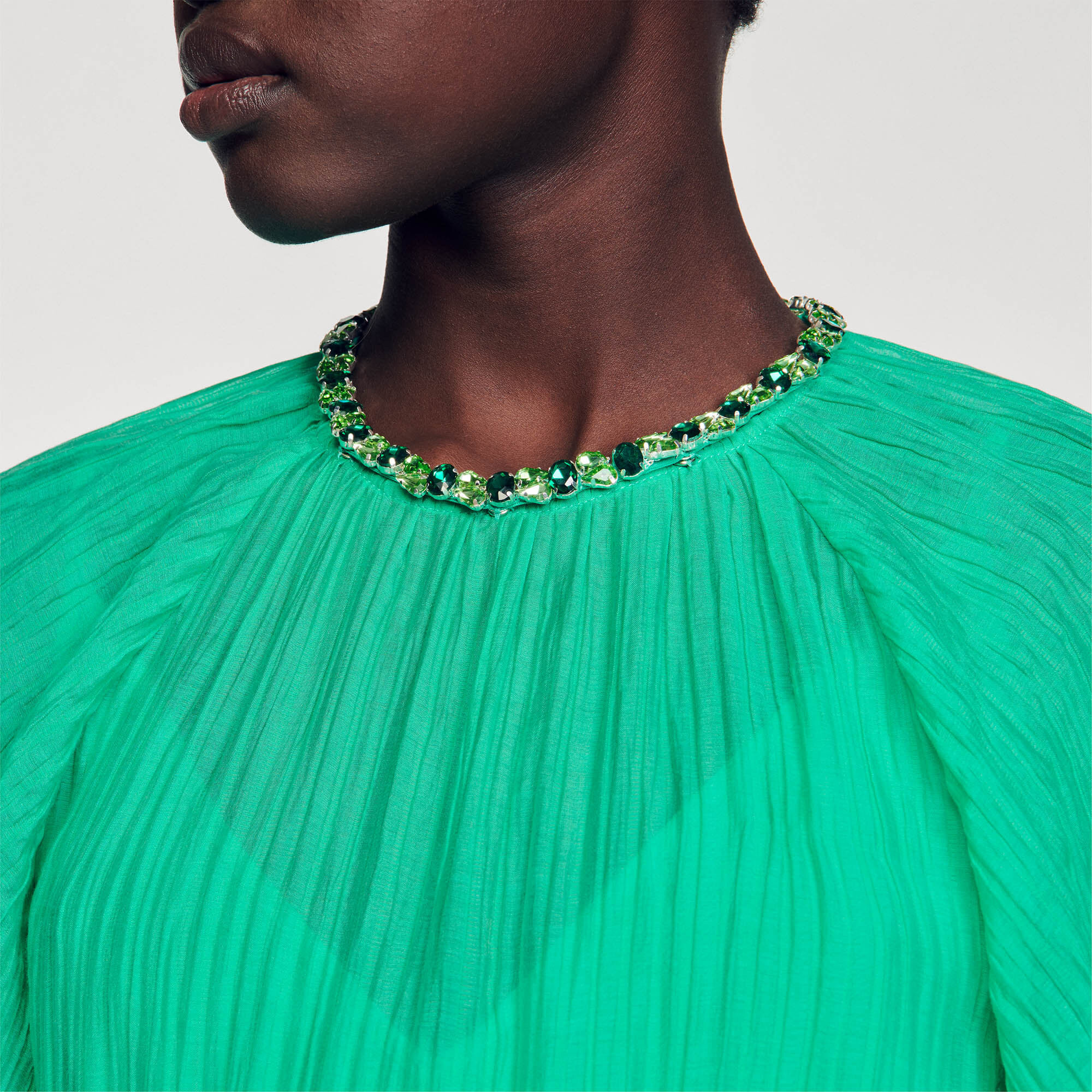 Midikleid mit Strass am Kragen