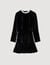 Kurzes Samtkleid mit Perlen