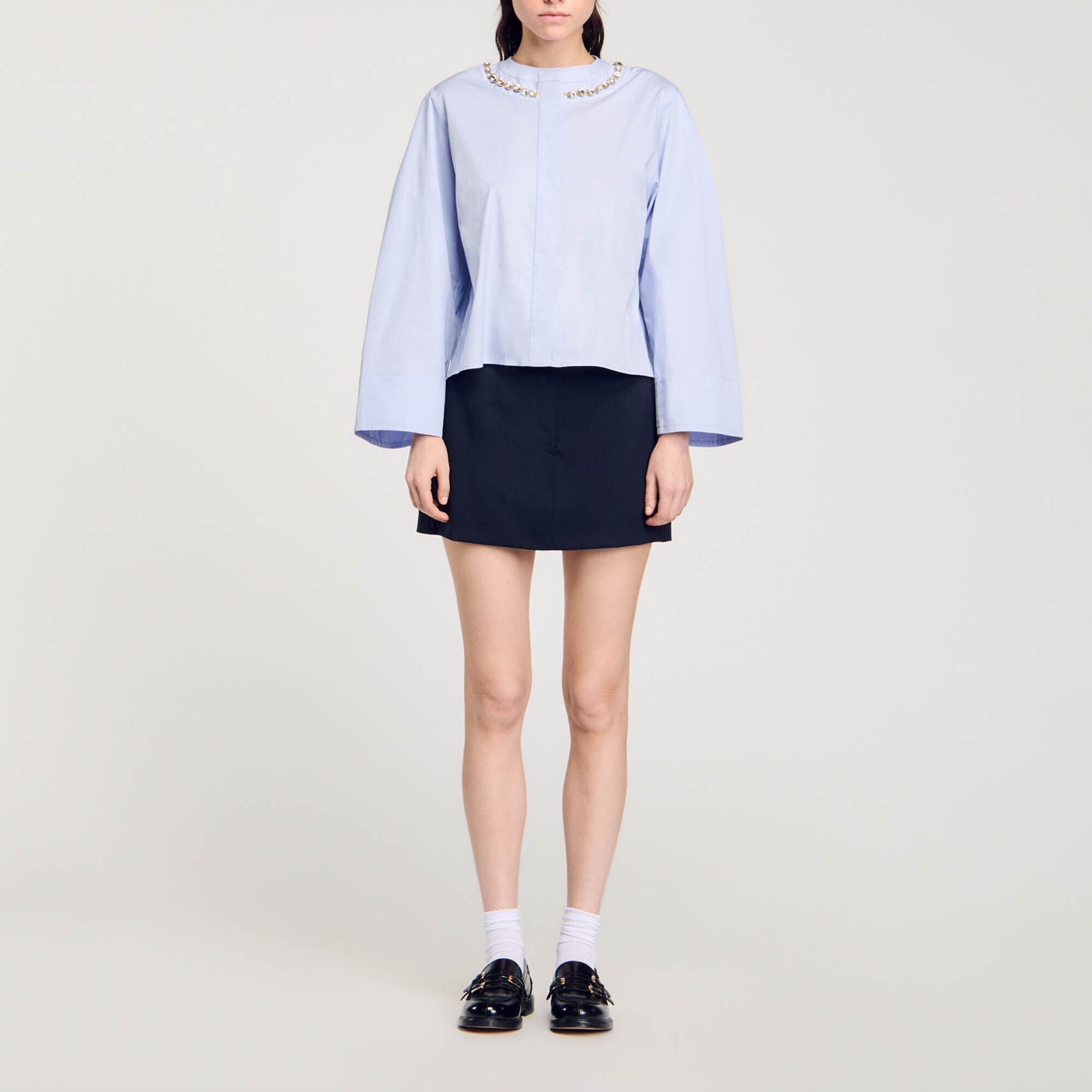 Kurze Hemdbluse mit Schmuckkragen - Damen | Sandro