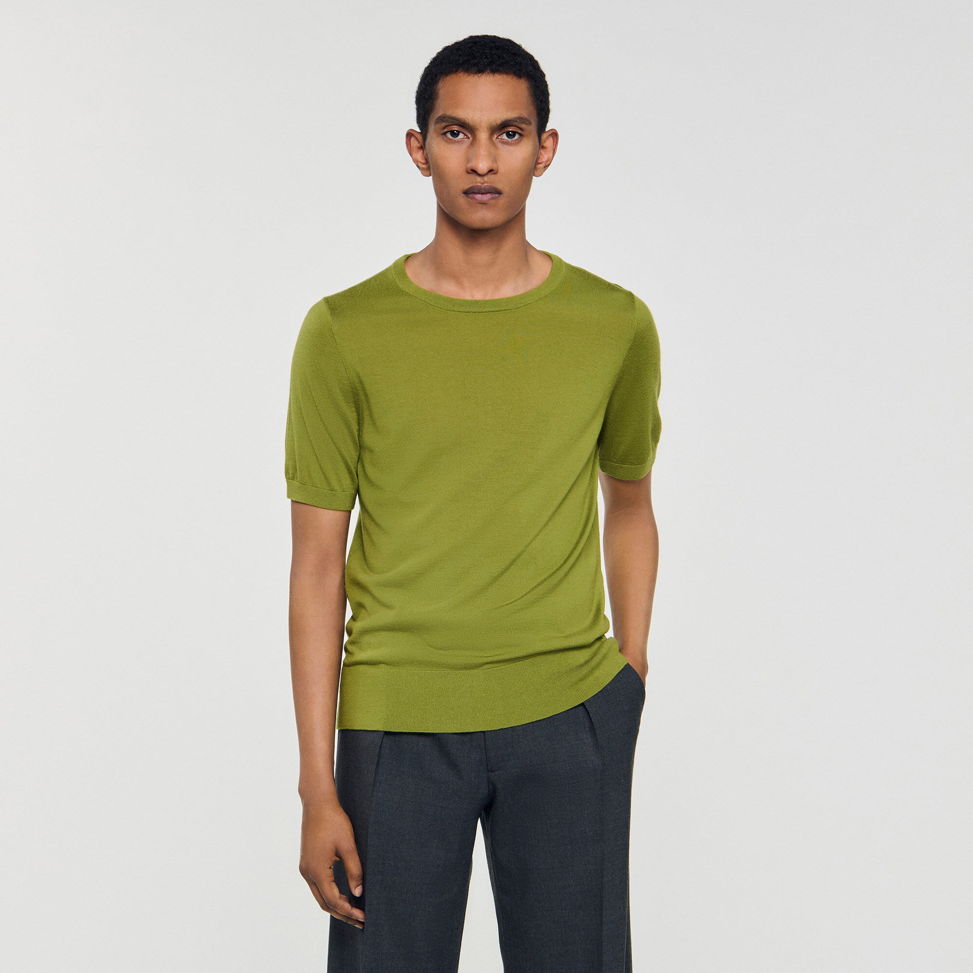 T-Shirt aus fließendem Strickgewebe
