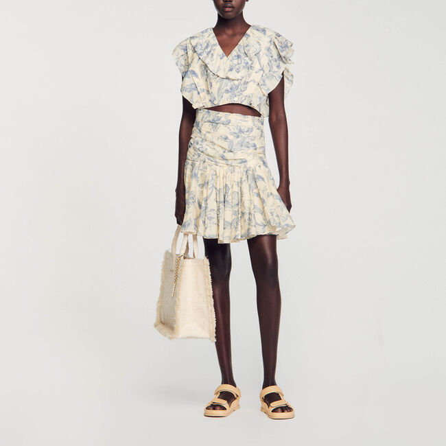 Gebl&uuml;mtes Top mit Volants