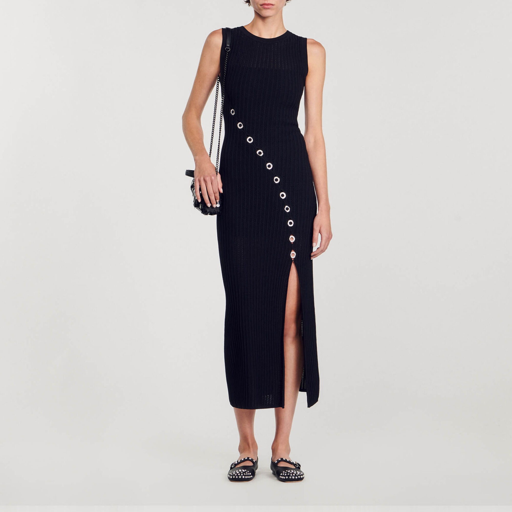 Langes Kleid mit Strass-Schmuck