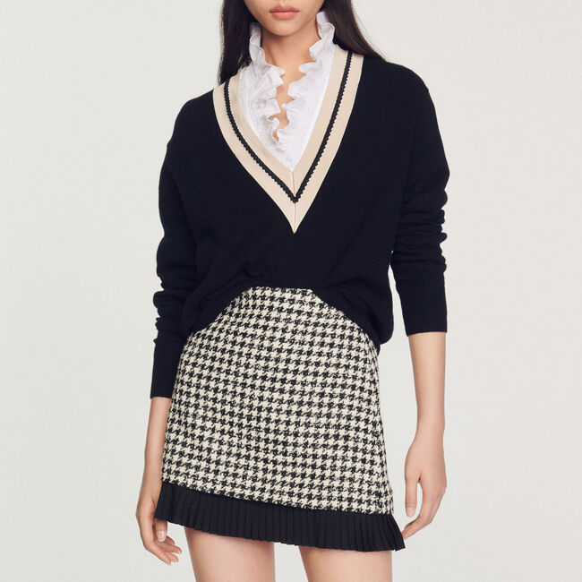 Pullover mit Kontrast-V-Ausschnitt