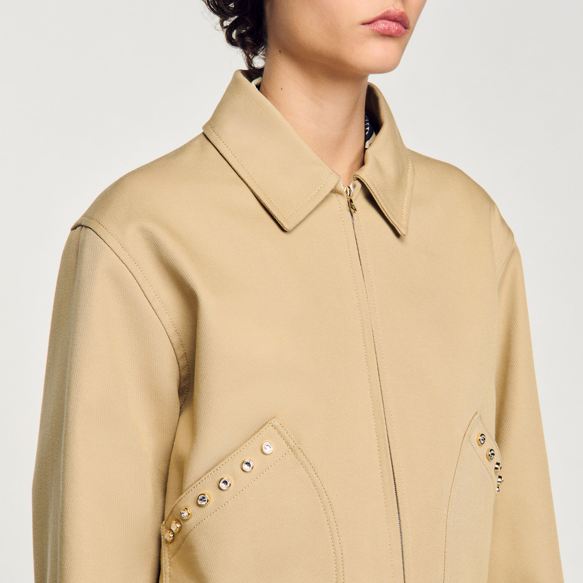 Kurzer Blouson mit Strass-Details