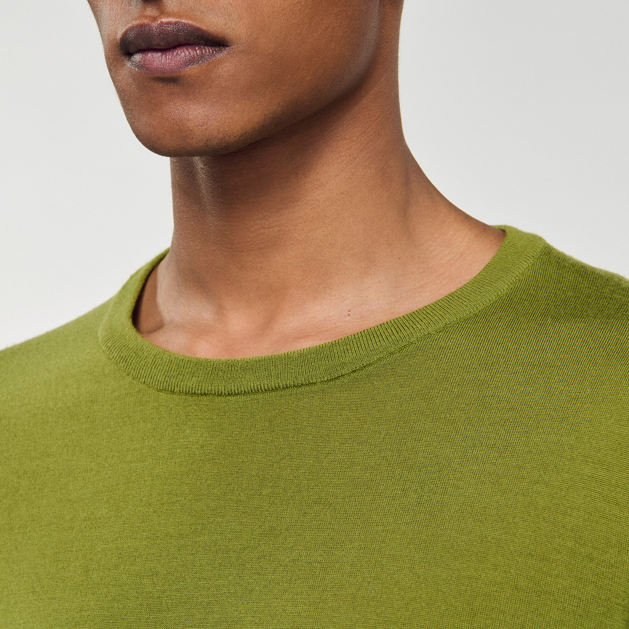 T-Shirt aus fließendem Strickgewebe