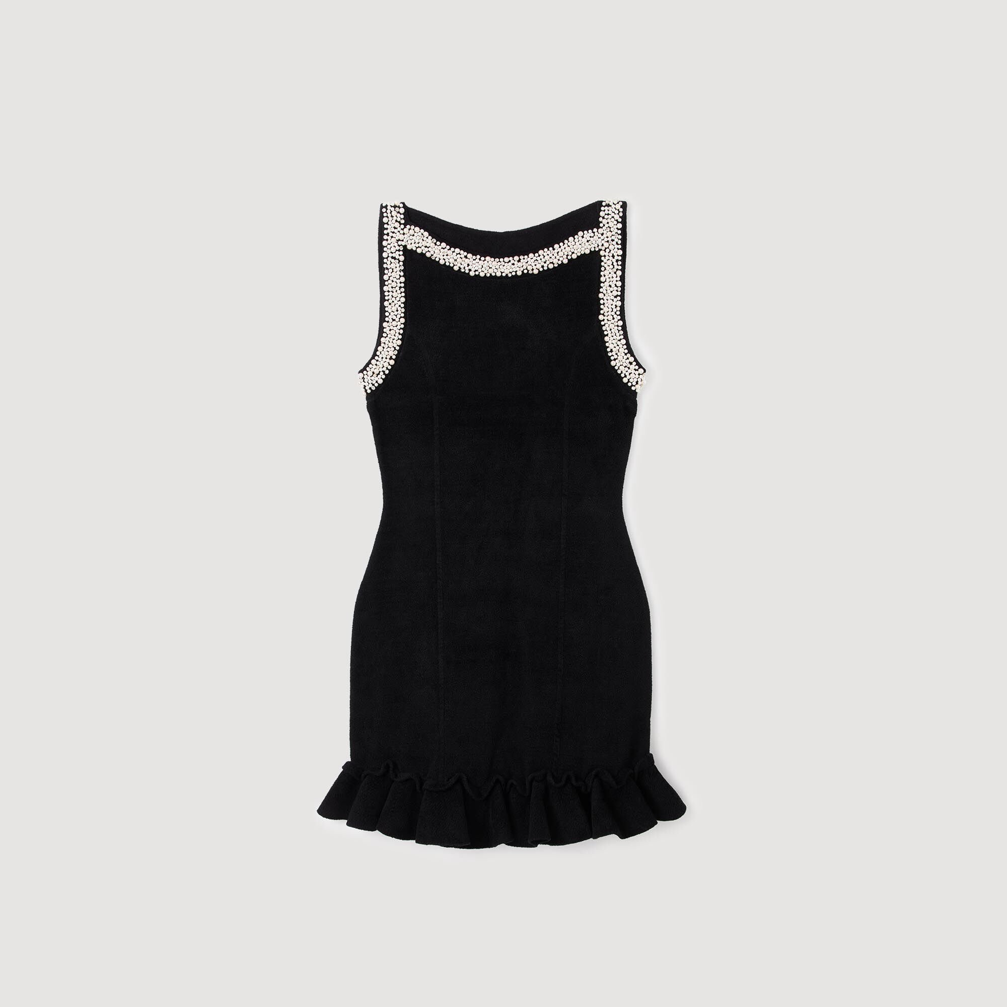 Kurzes Kleid mit Perlenverzierung
