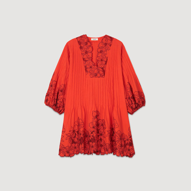 Kurzes Kleid mit Blumendetails