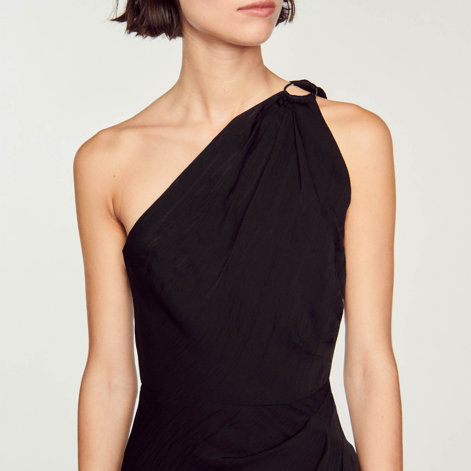Asymmetrisches Kleid