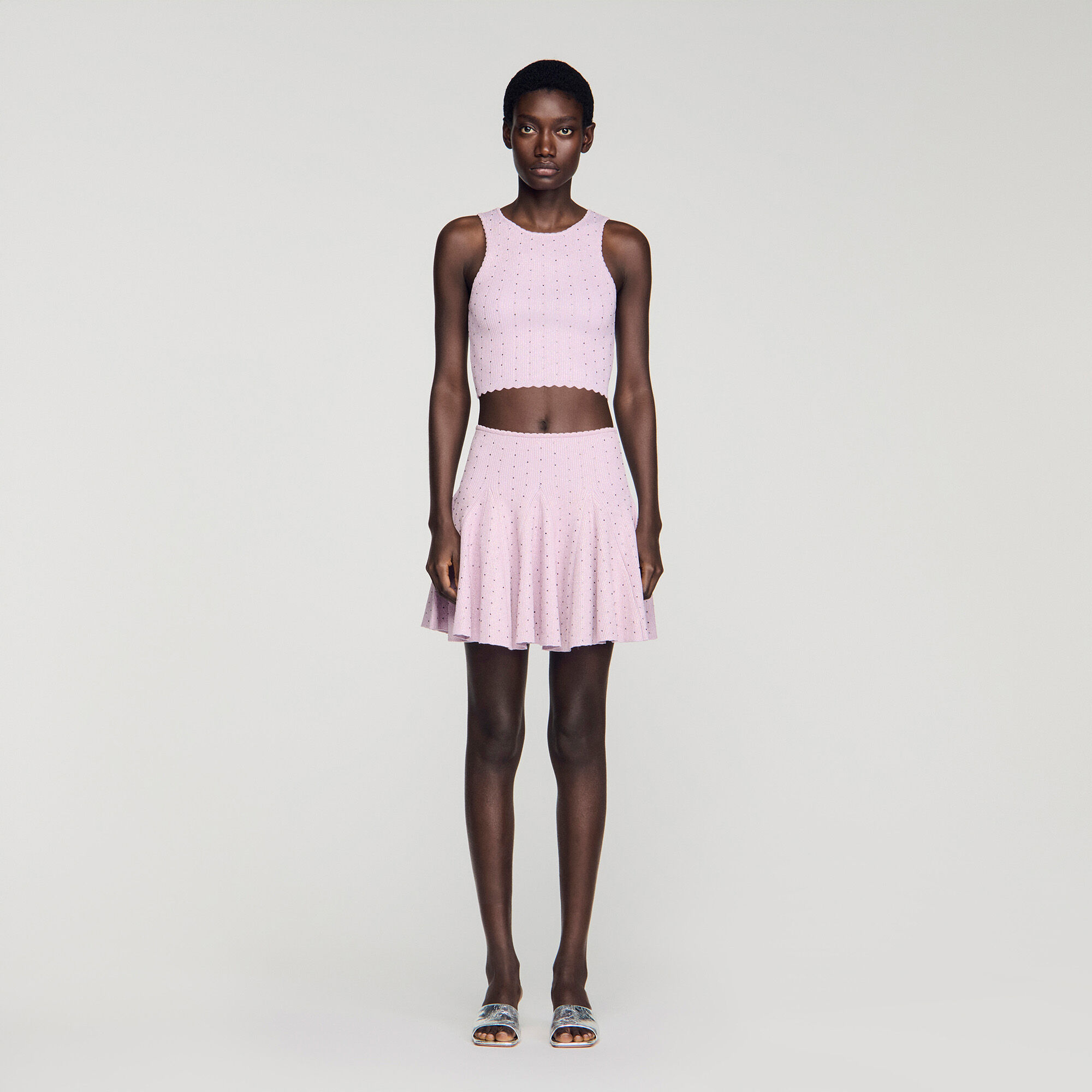 Kurzer Strickrock mit Strassbesatz