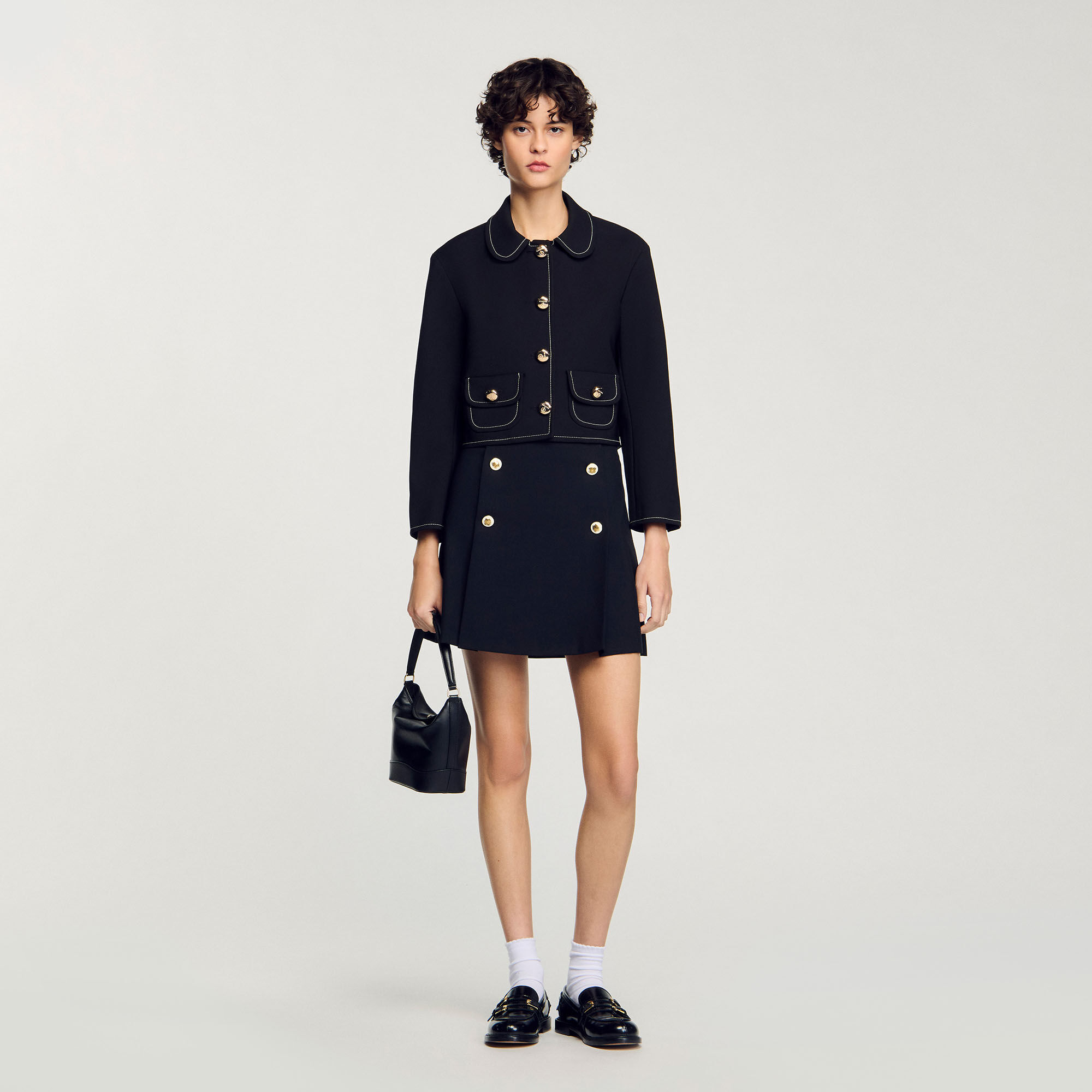 Kurze Jacke mit Bubikragen