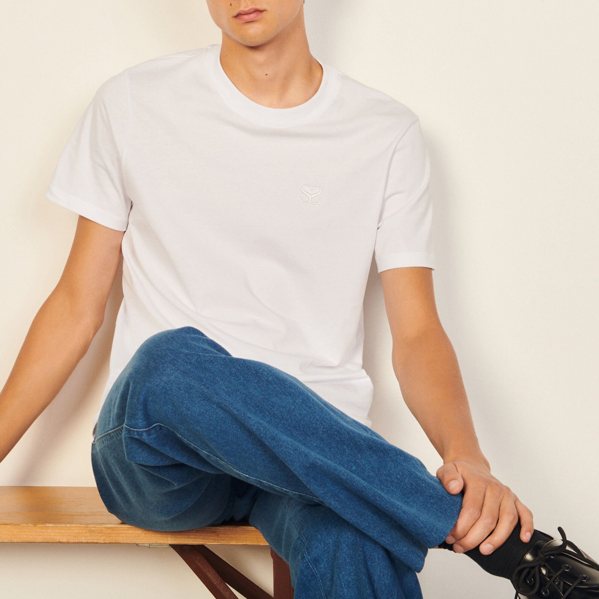 T-Shirt mit Stickerei