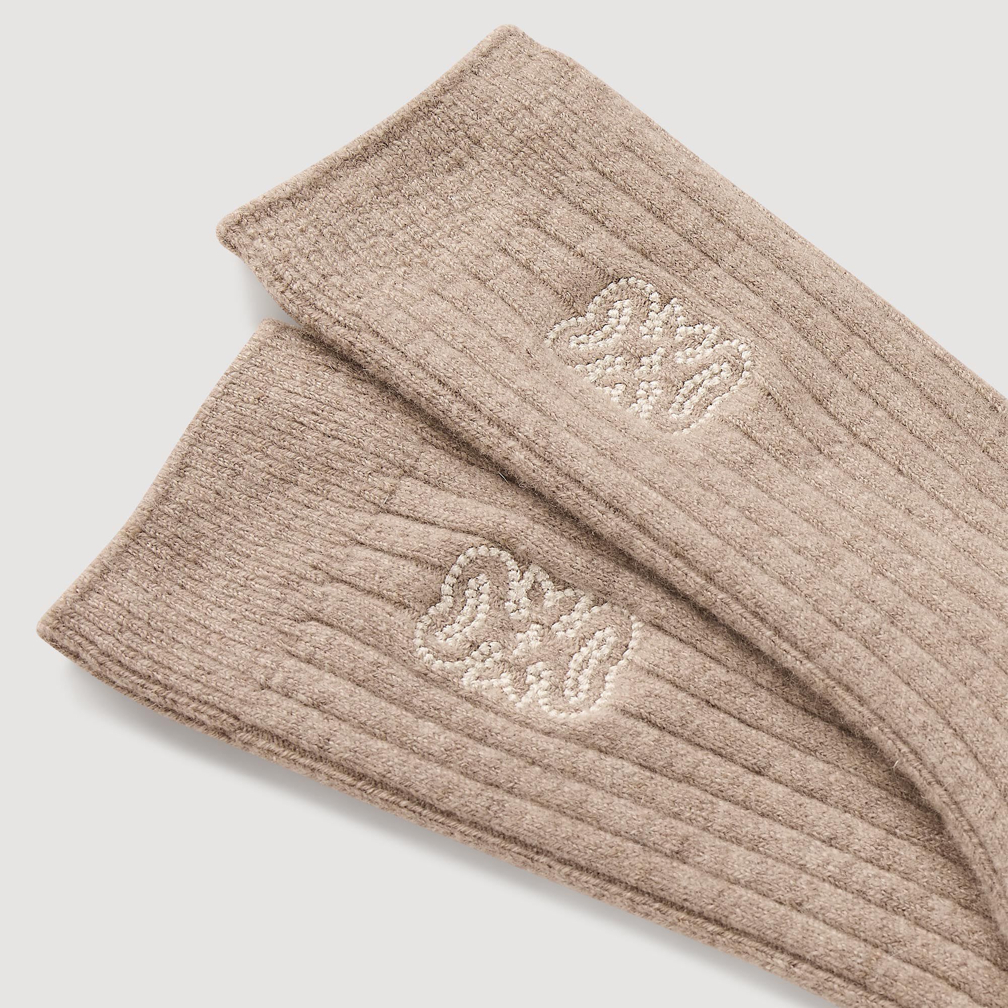 Bestickte Socken