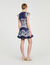Kurzes Kleid mit Bandana-Print