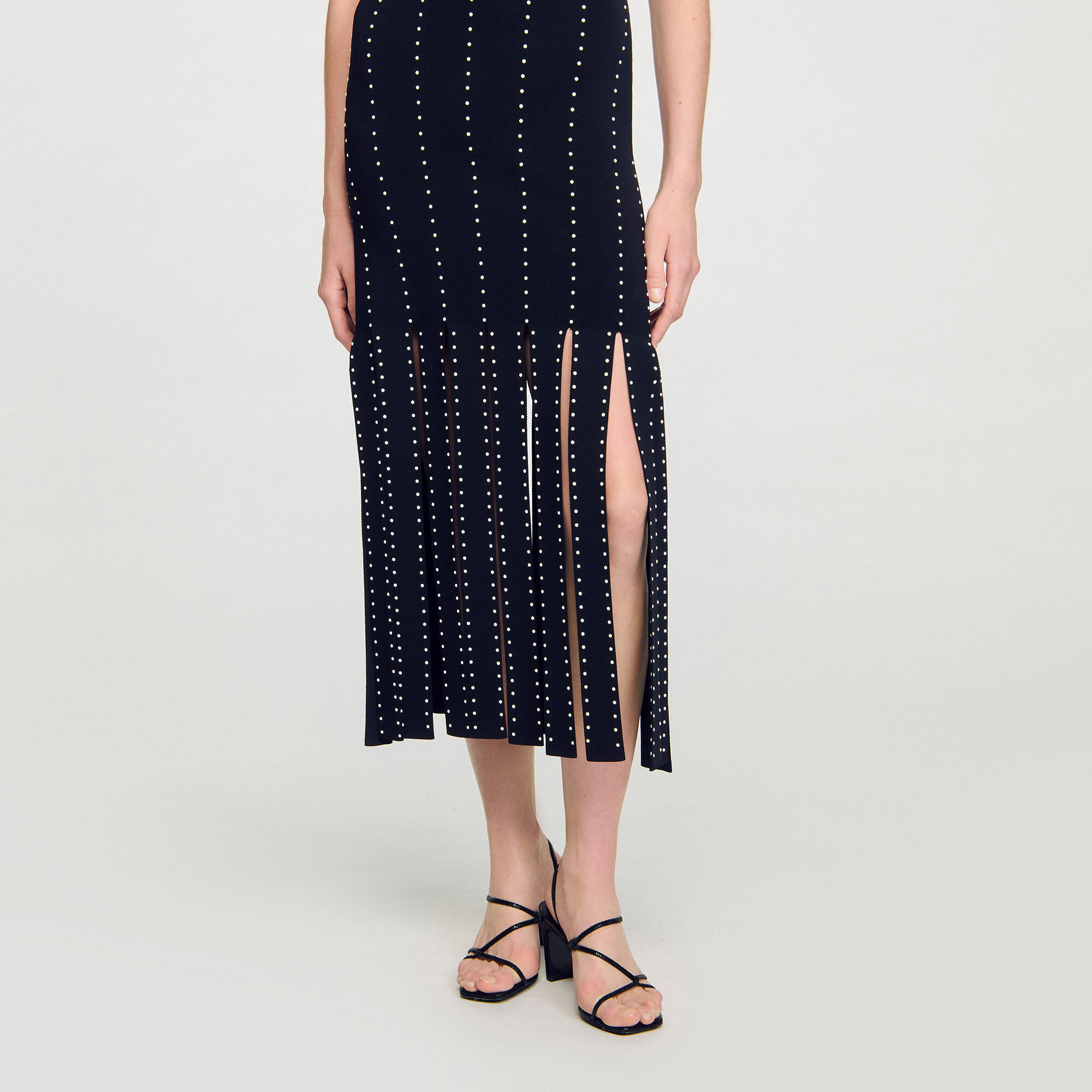 Langes Strickkleid mit Fransen