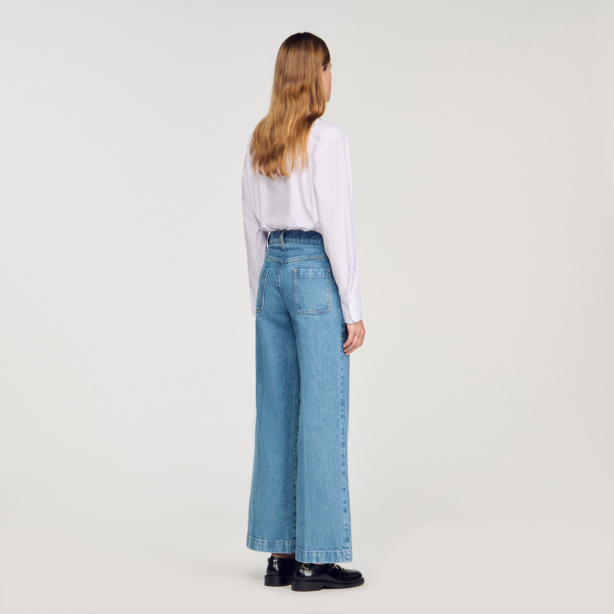 Weite Jeans mit hohem Bund