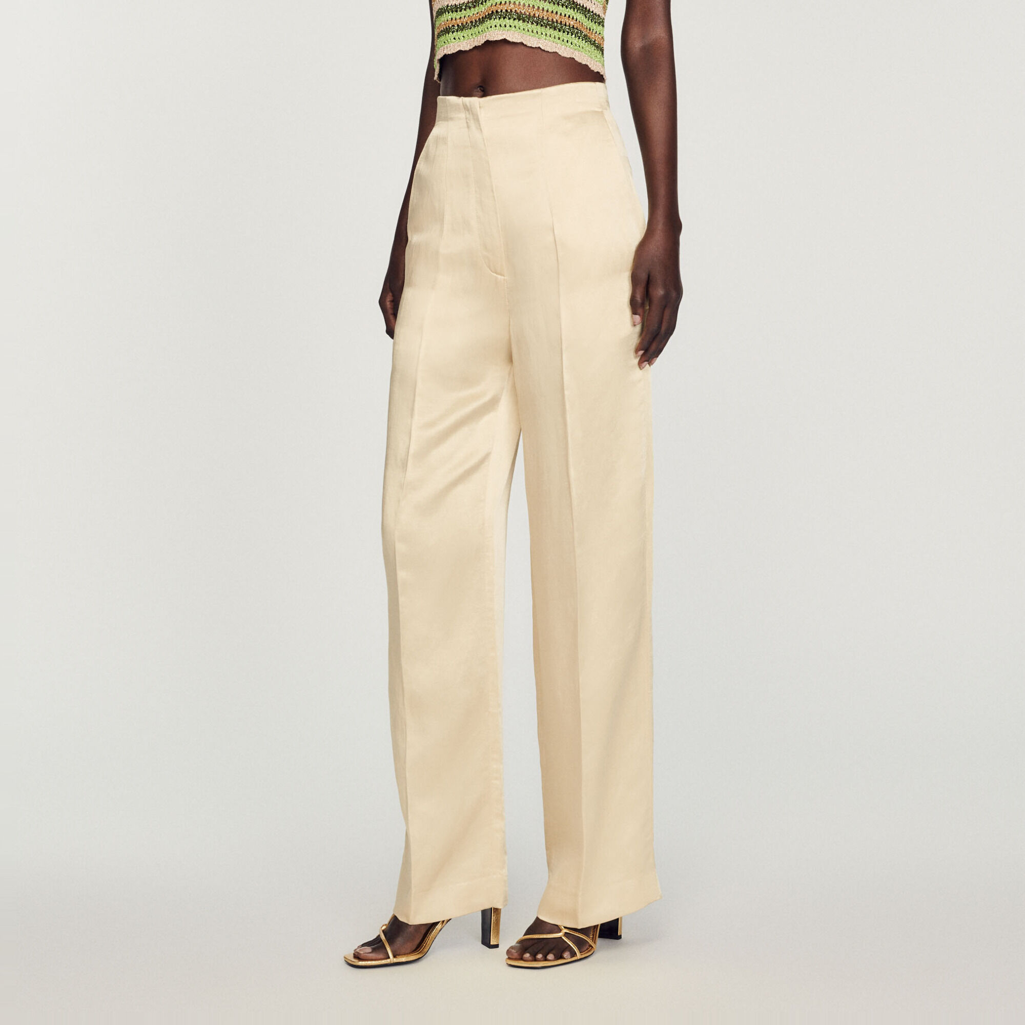 Hose mit hoher Taille