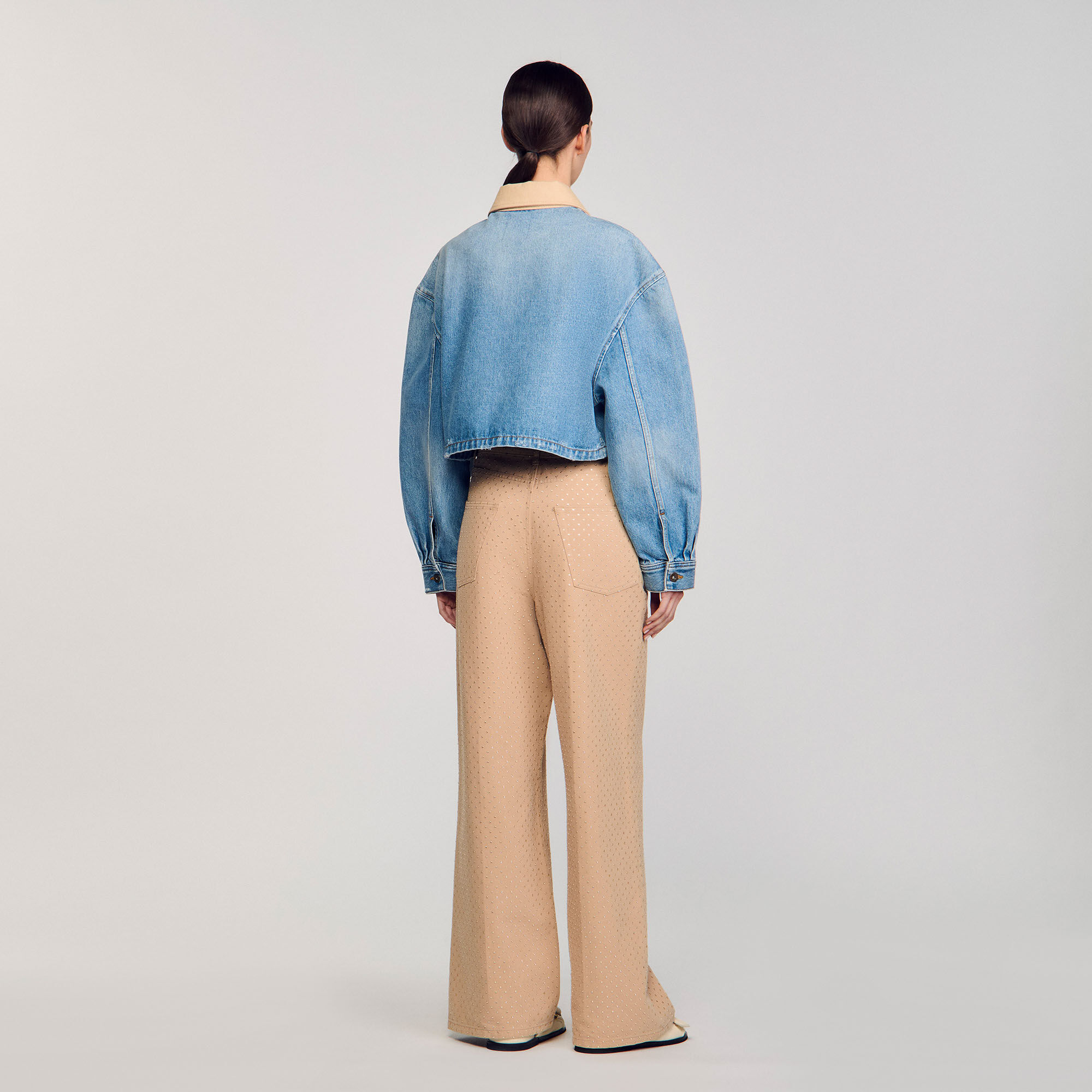 Jeansjacke mit Nieten