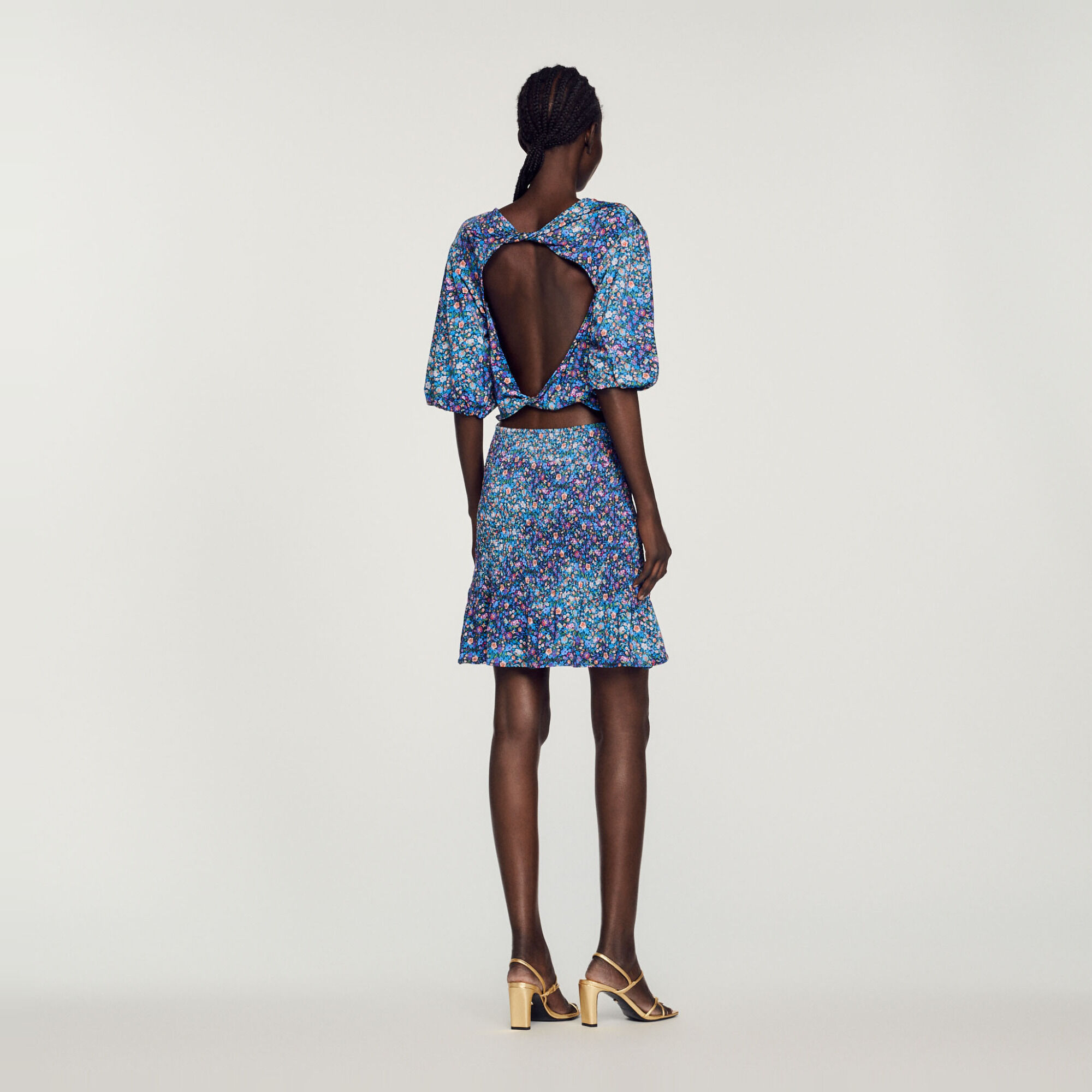 Kurzes Kleid mit Blumenprint