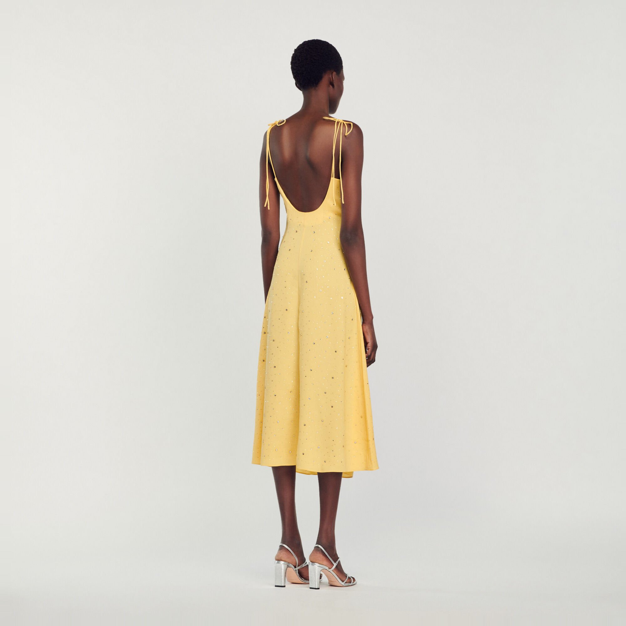 Kleid mit Strassverzierung