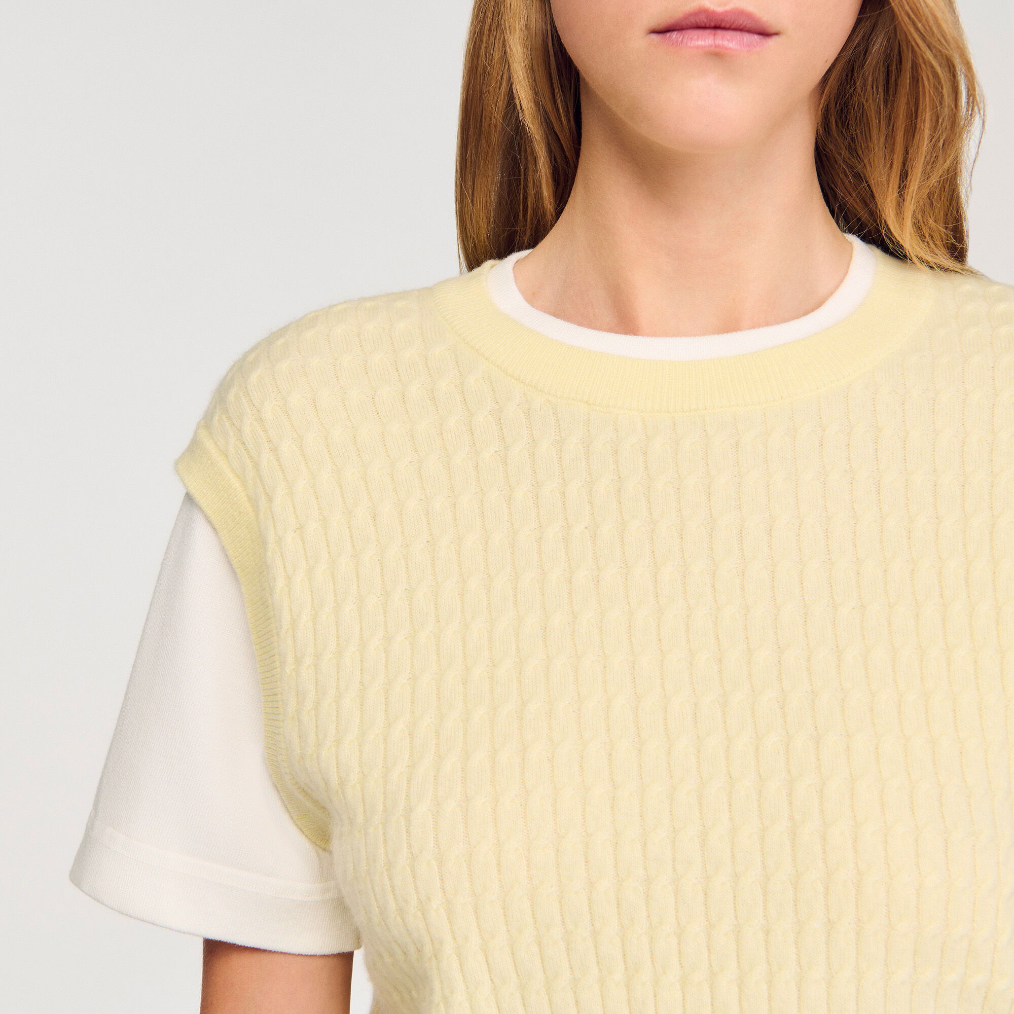 Strickpullover aus Materialmix