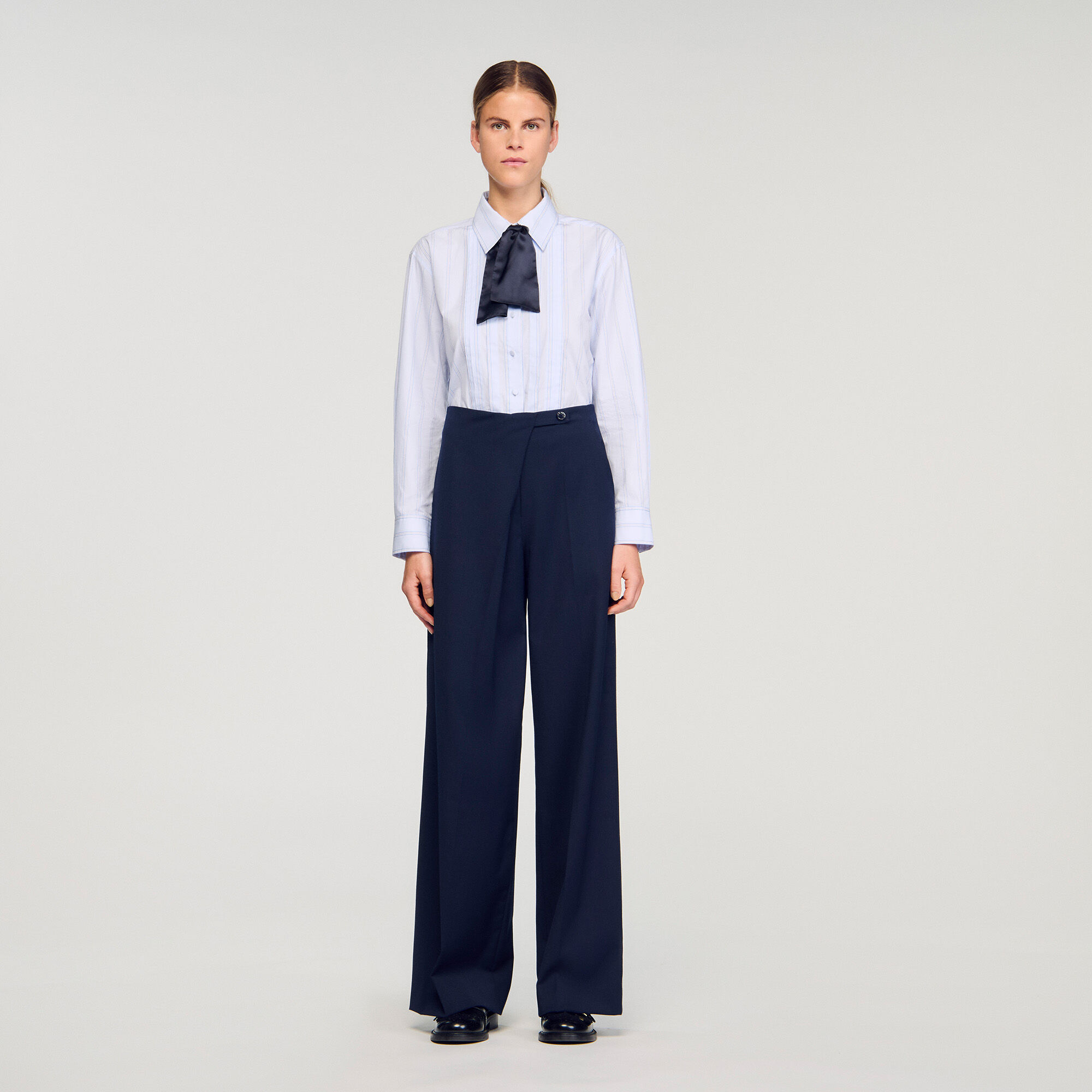 Asymmetrische gerade Hose