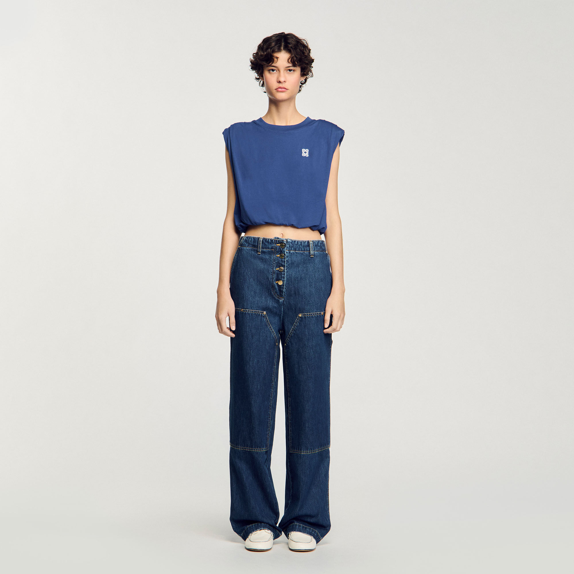 Kurzes drapiertes T-Shirt