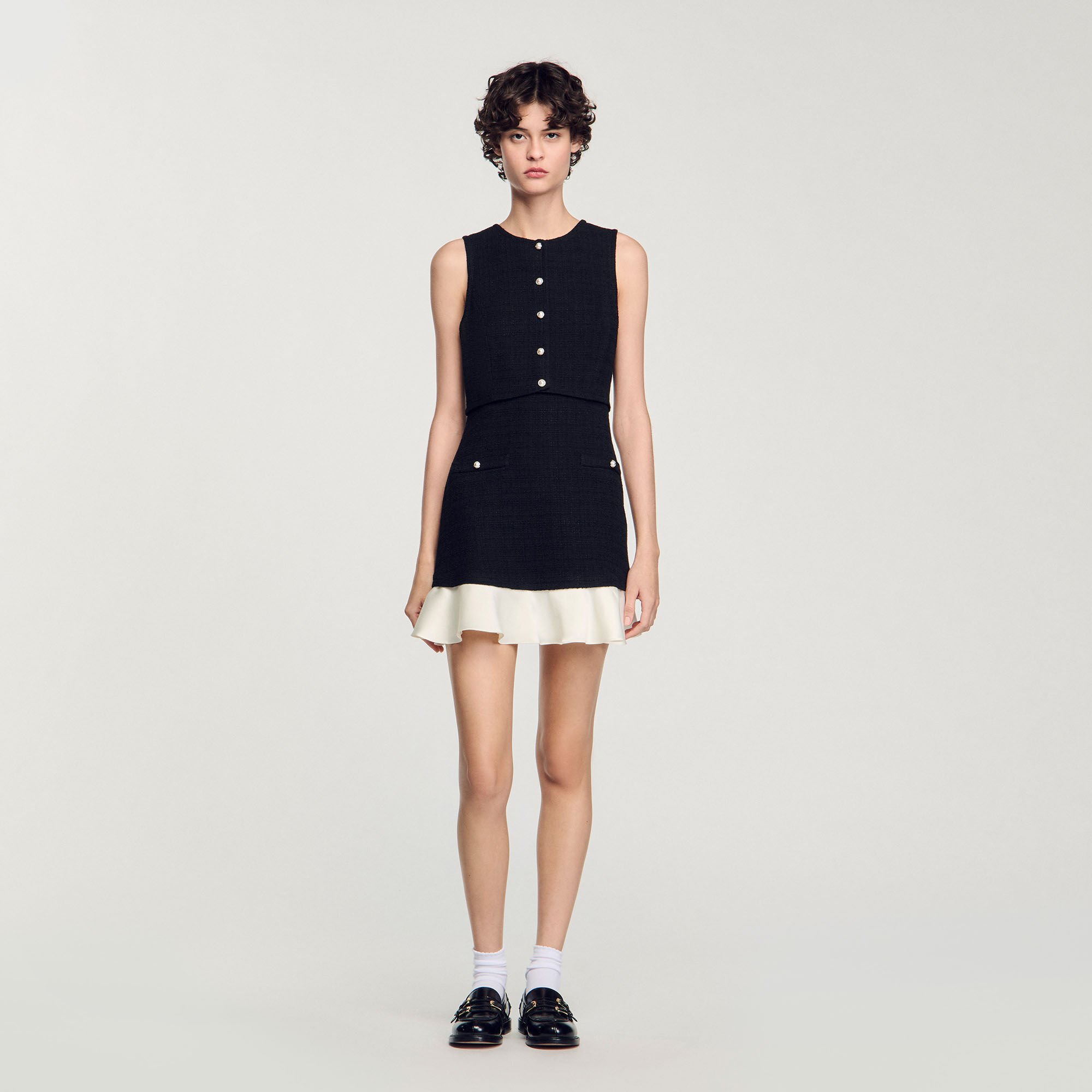 Kurzes Kleid aus zweifarbigem Tweed