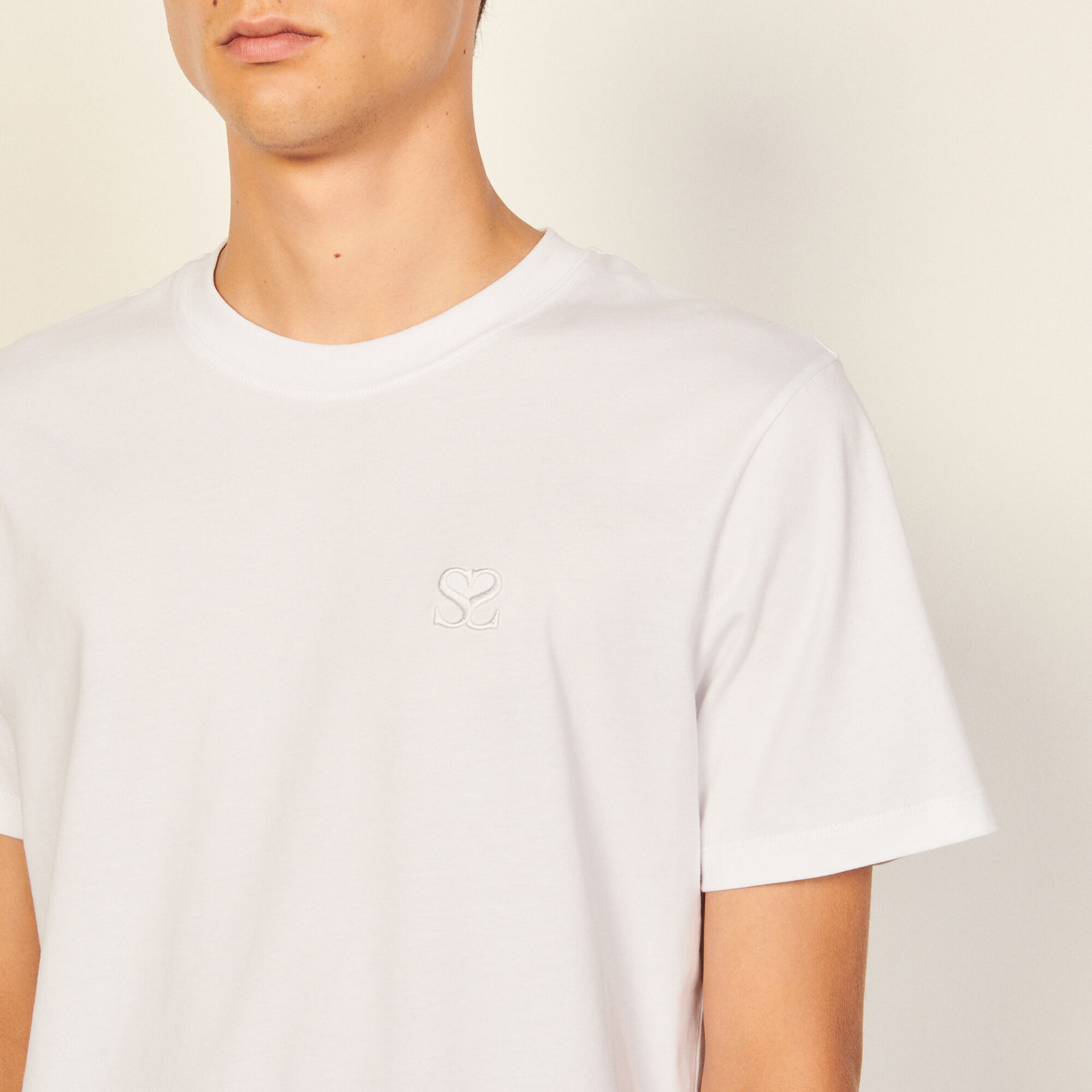 T-Shirt mit Stickerei