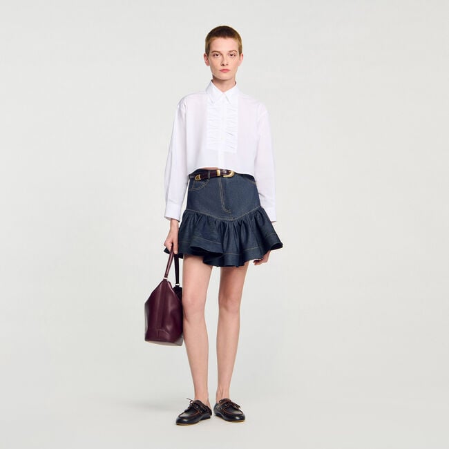 Kurze Hemdbluse mit Knotendetails
