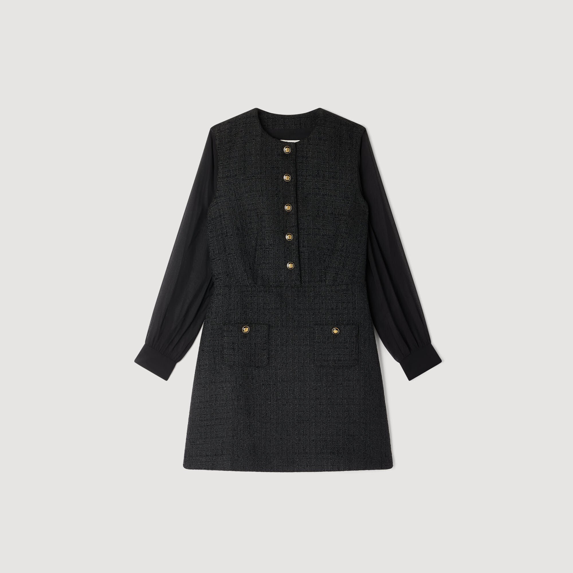 Kurzes Kleid mit langen Ärmeln