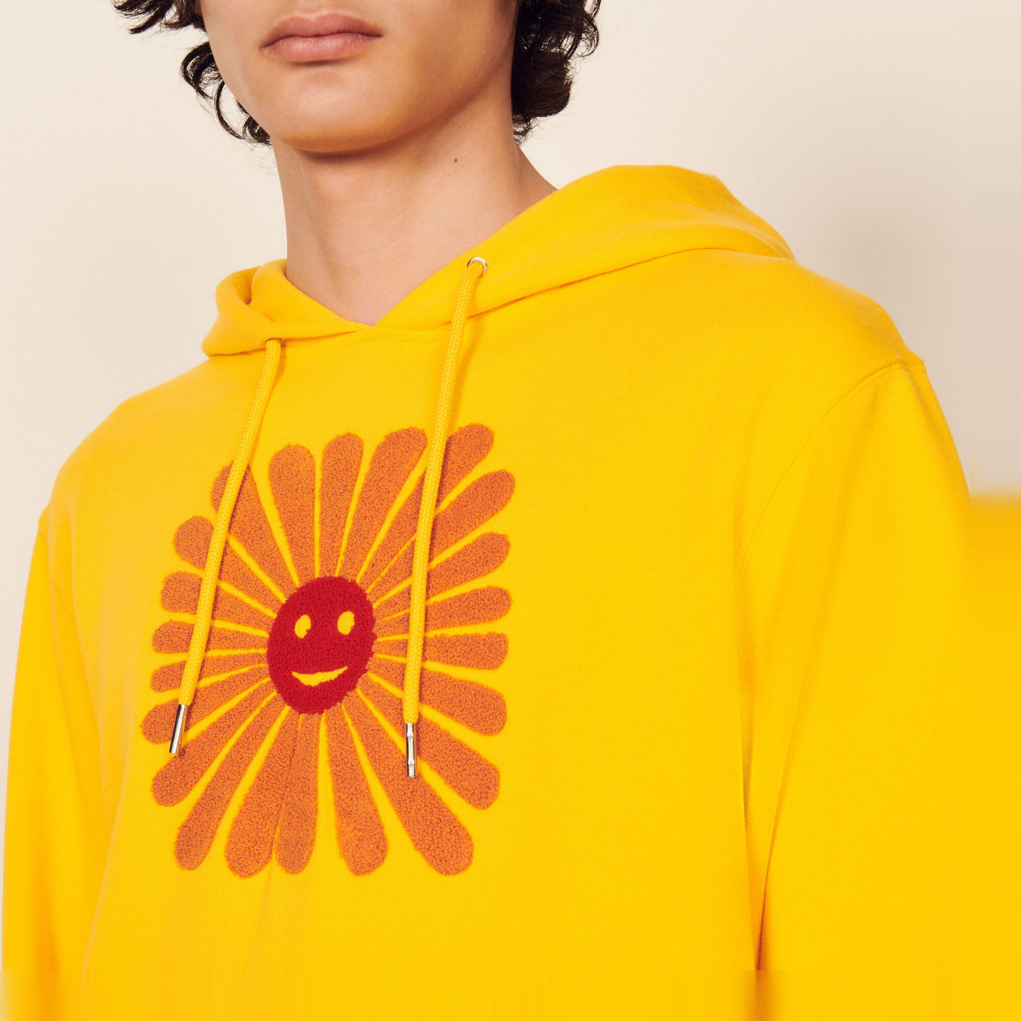 Hoodie mit Stickerei