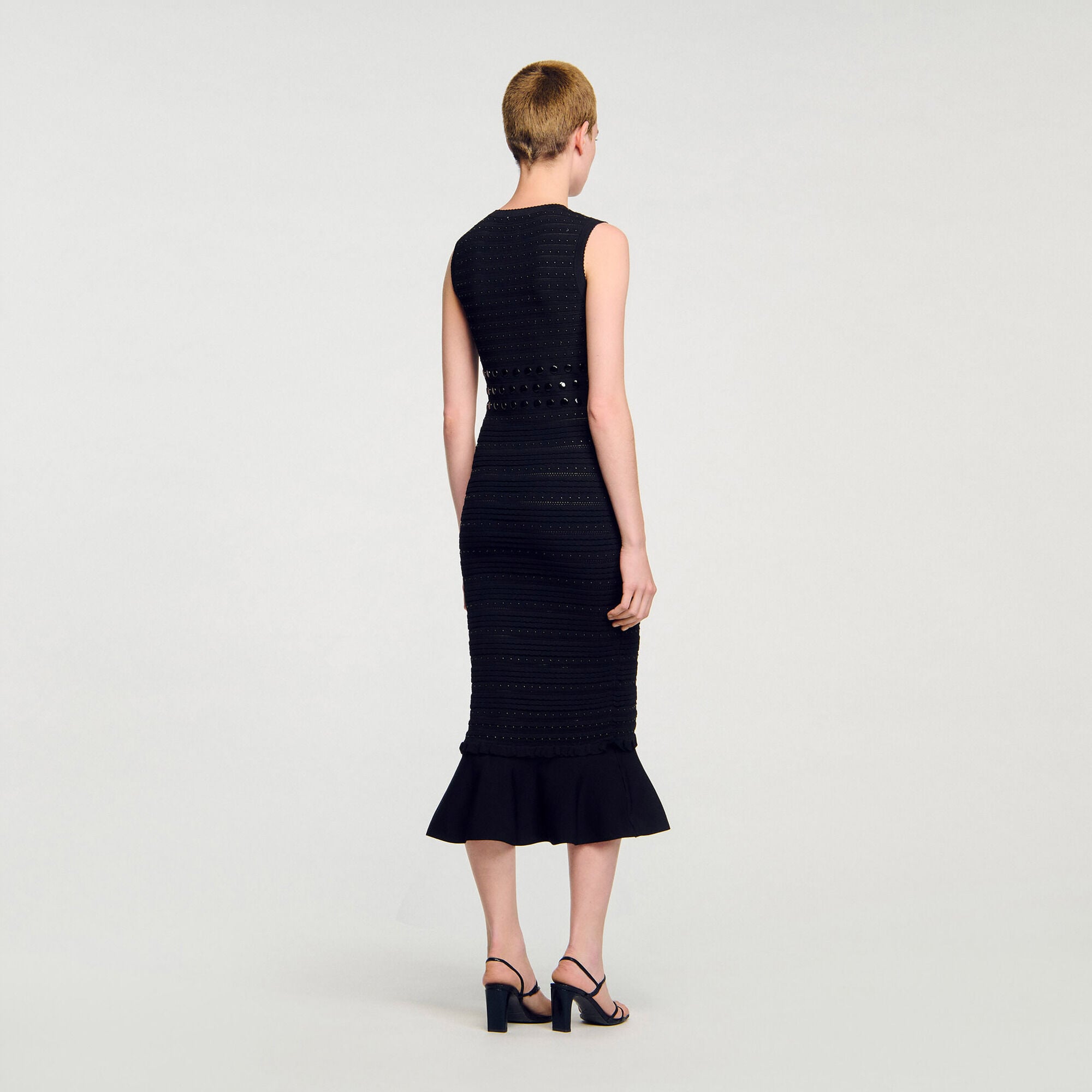 Langes Strickkleid mit Nieten - Damen | Sandro