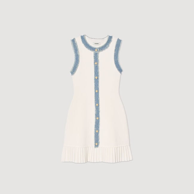 Kurzes Strickkleid mit Volant