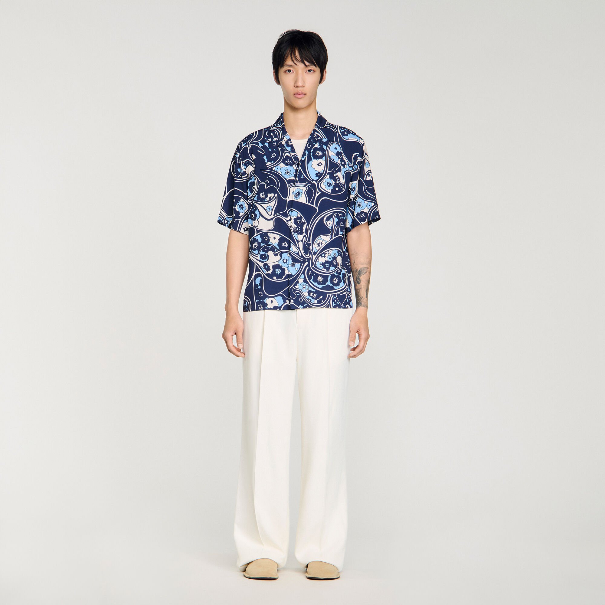 Bedrucktes Hemd mit Haifisch-Kragen