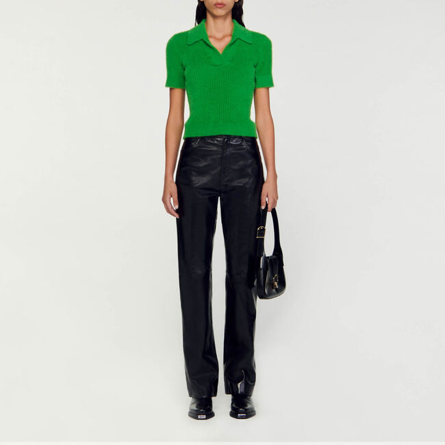 Strickpullover im Polo-Stil