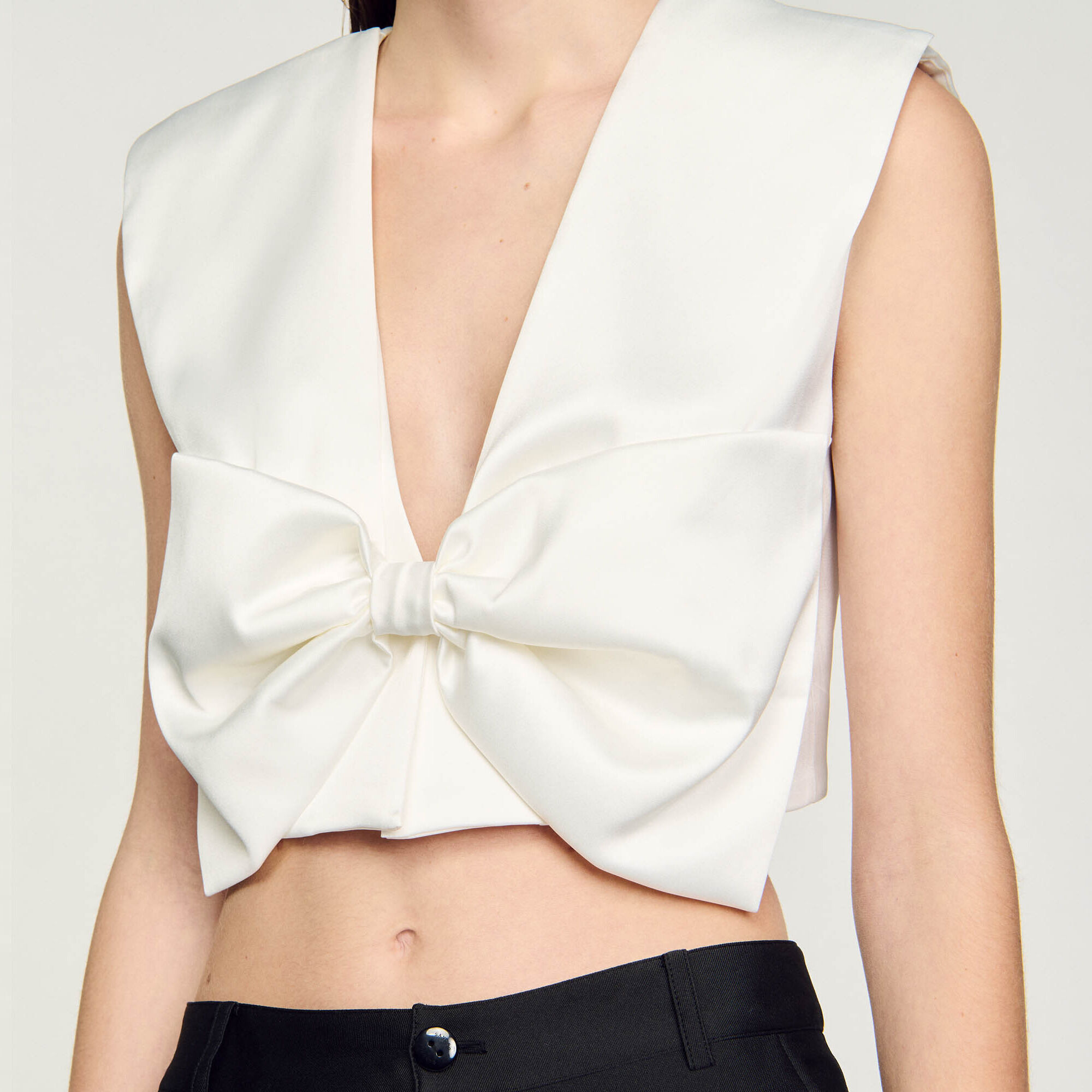 Kurzes Satin-Top