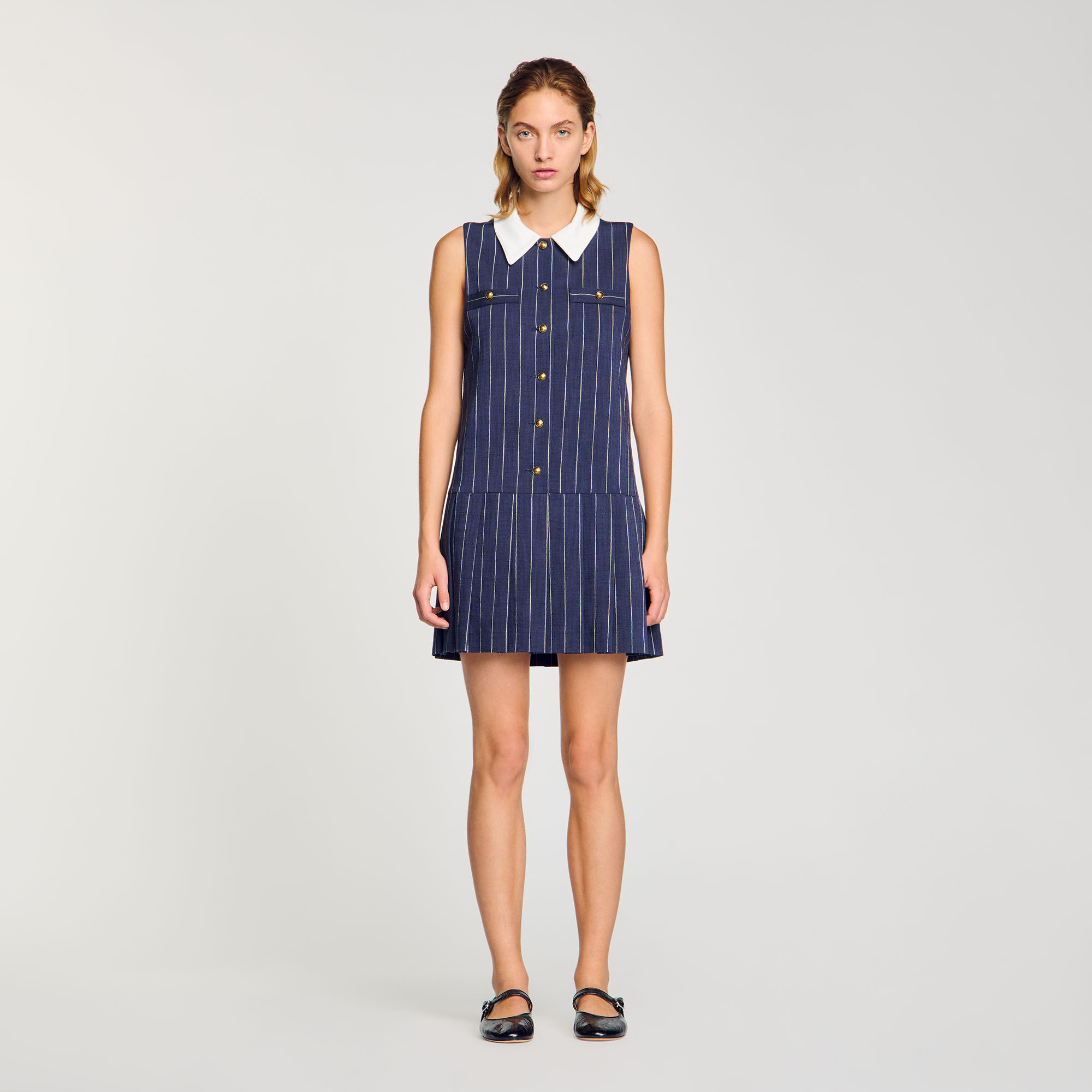 Kurzes gestreiftes Kleid