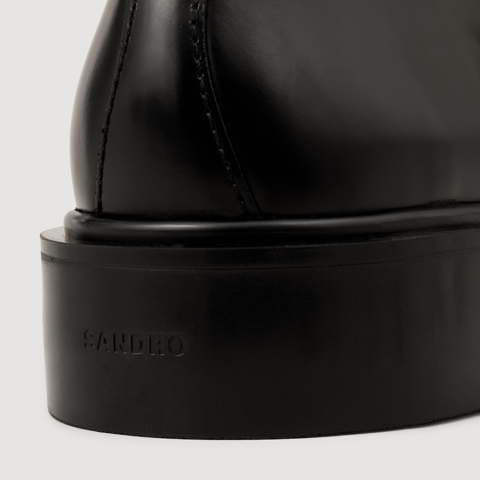Derby-Schuhe aus glasiertem Leder
