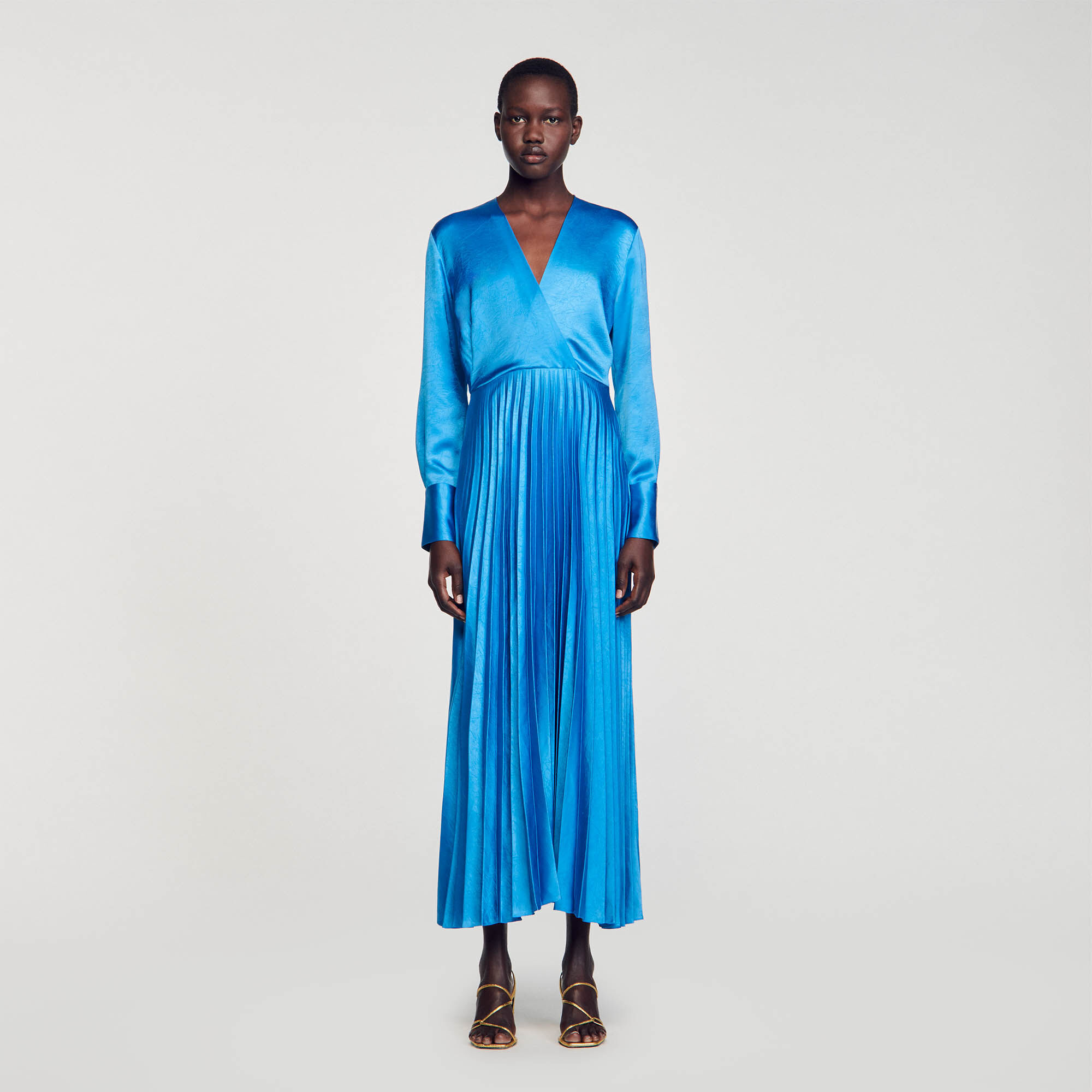 Plissiertes Satinkleid in Midi Lange blau fur Damen Sandro Paris