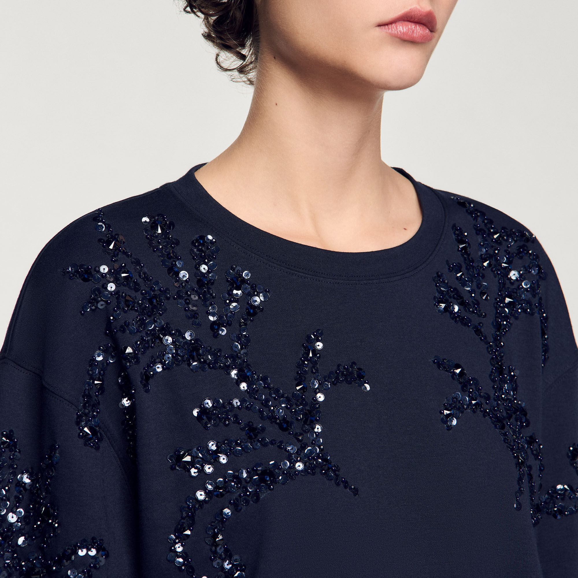 T-Shirt mit Perlendetails