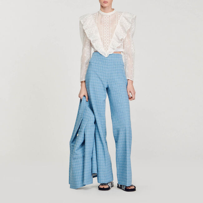 Kurzes Top mit englischer Stickerei