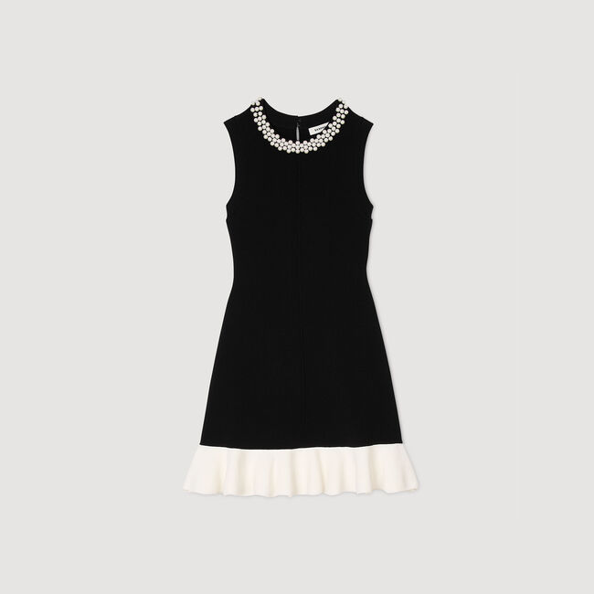 Kurzes Strickkleid mit Perlenkragen