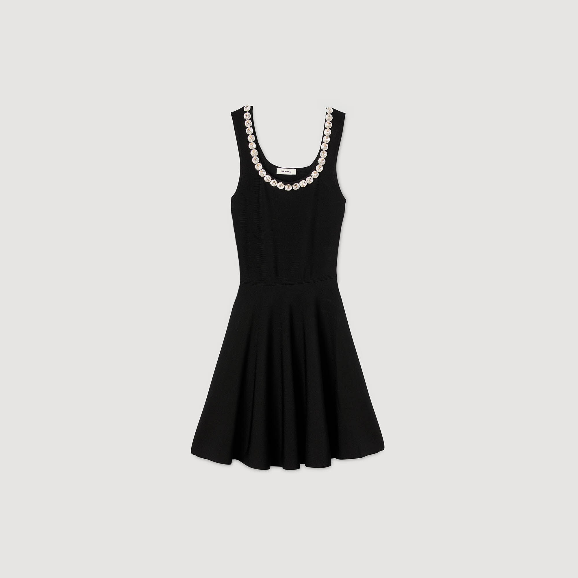 Kurzes Kleid mit Strasskragen