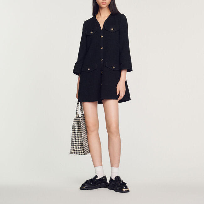 Kurzes Tweedkleid mit langen Ärmeln