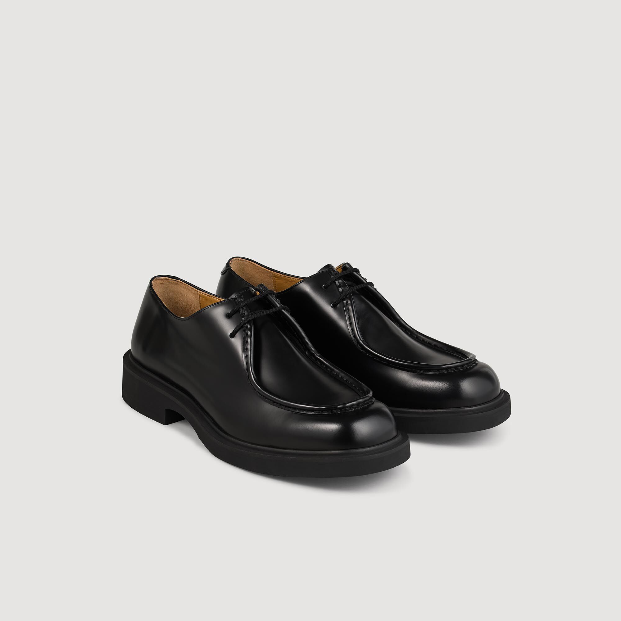 Derby-Schuhe aus glasiertem Leder